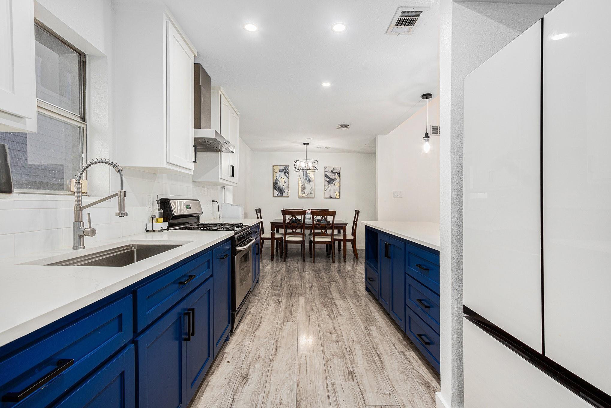 Property Photo: 8437 Furray Road TX 77028