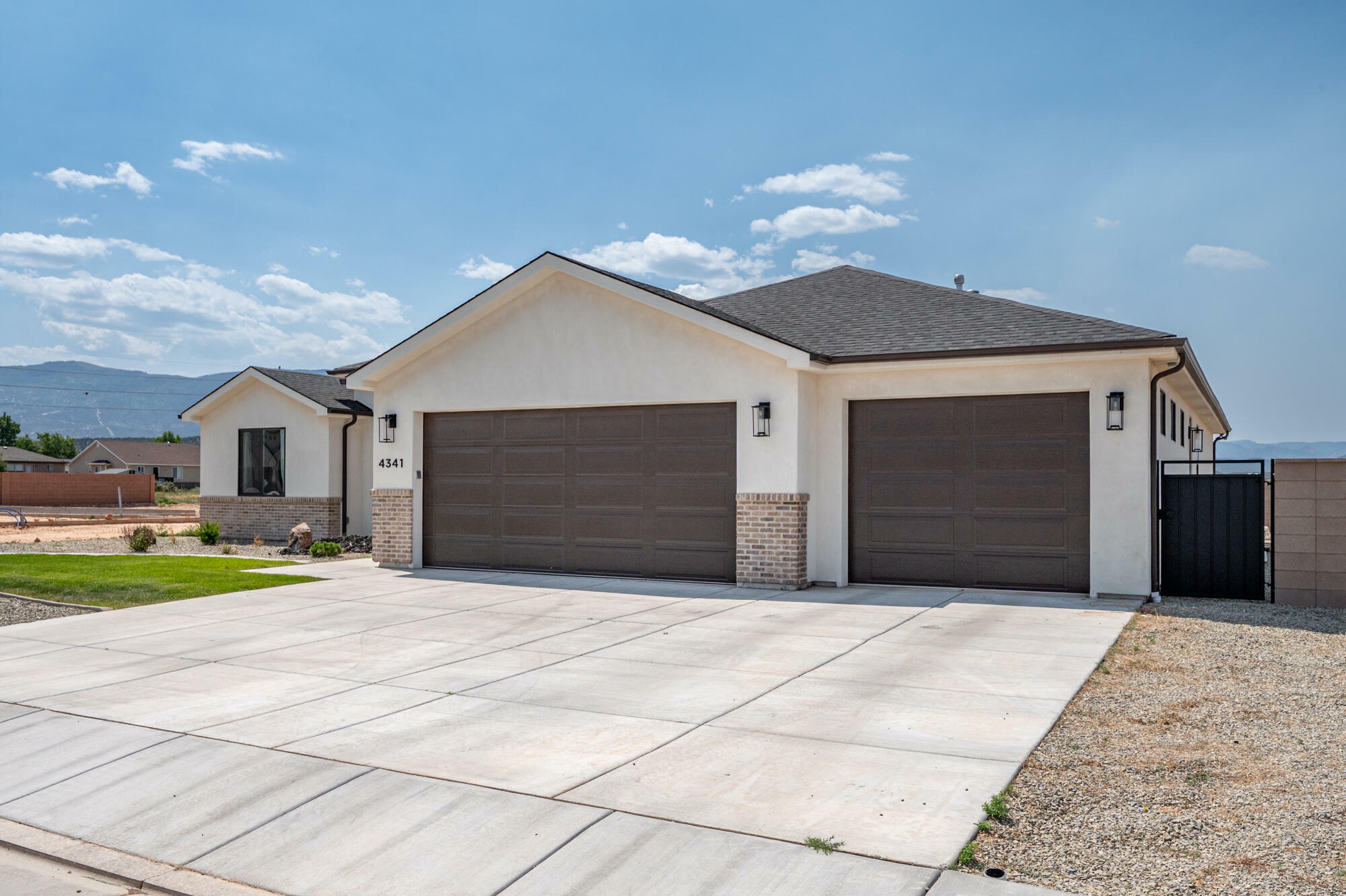 Property Photo:  4341 W 200 N Cir  UT 84720 