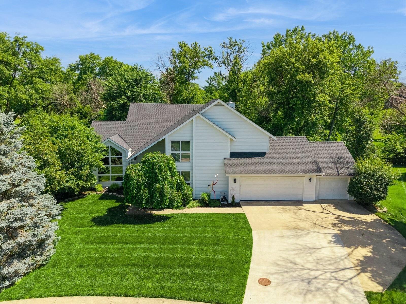 4709 Colt Drive  West Des Moines IA 50265 photo