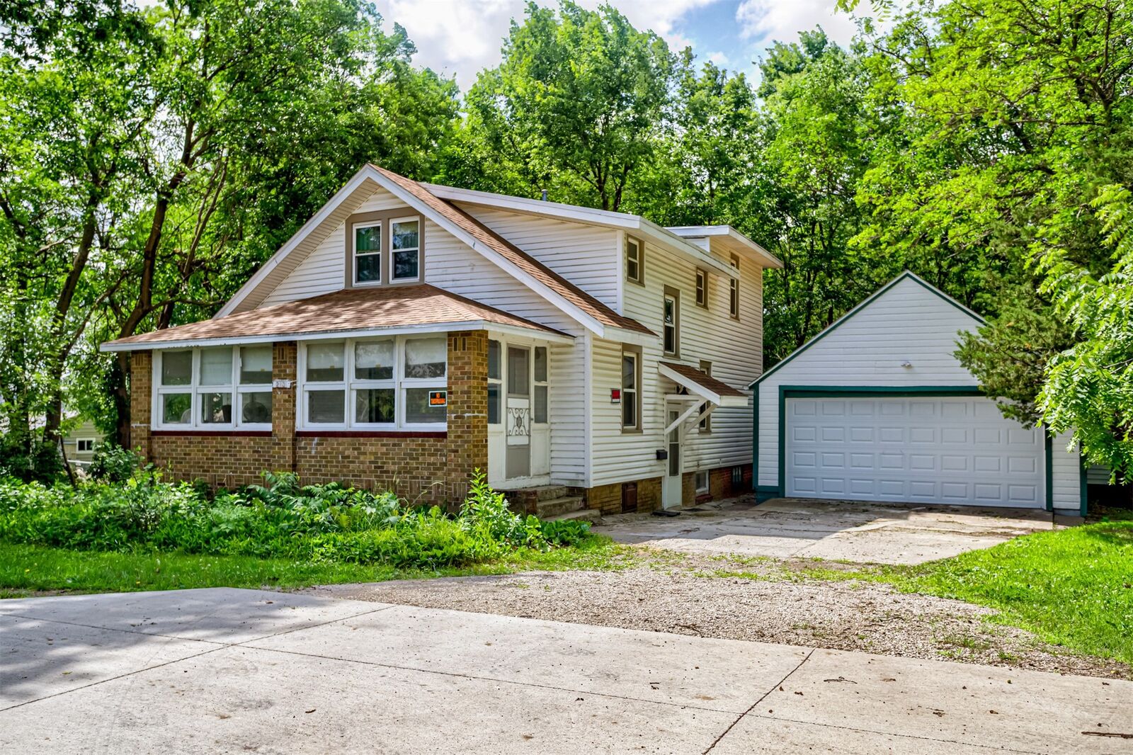 Property Photo: 213 S Wilmoth Avenue IA 50014
