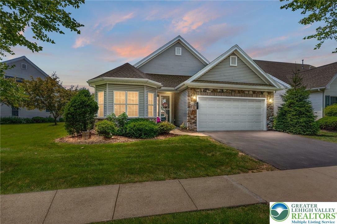Property Photo: 67 Glenmoor Circle S PA 18045