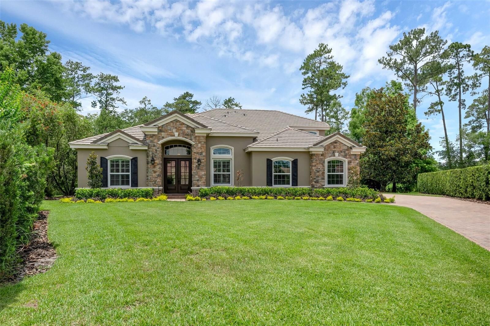 Property Photo: 1462 Palm Bay Court FL 32746