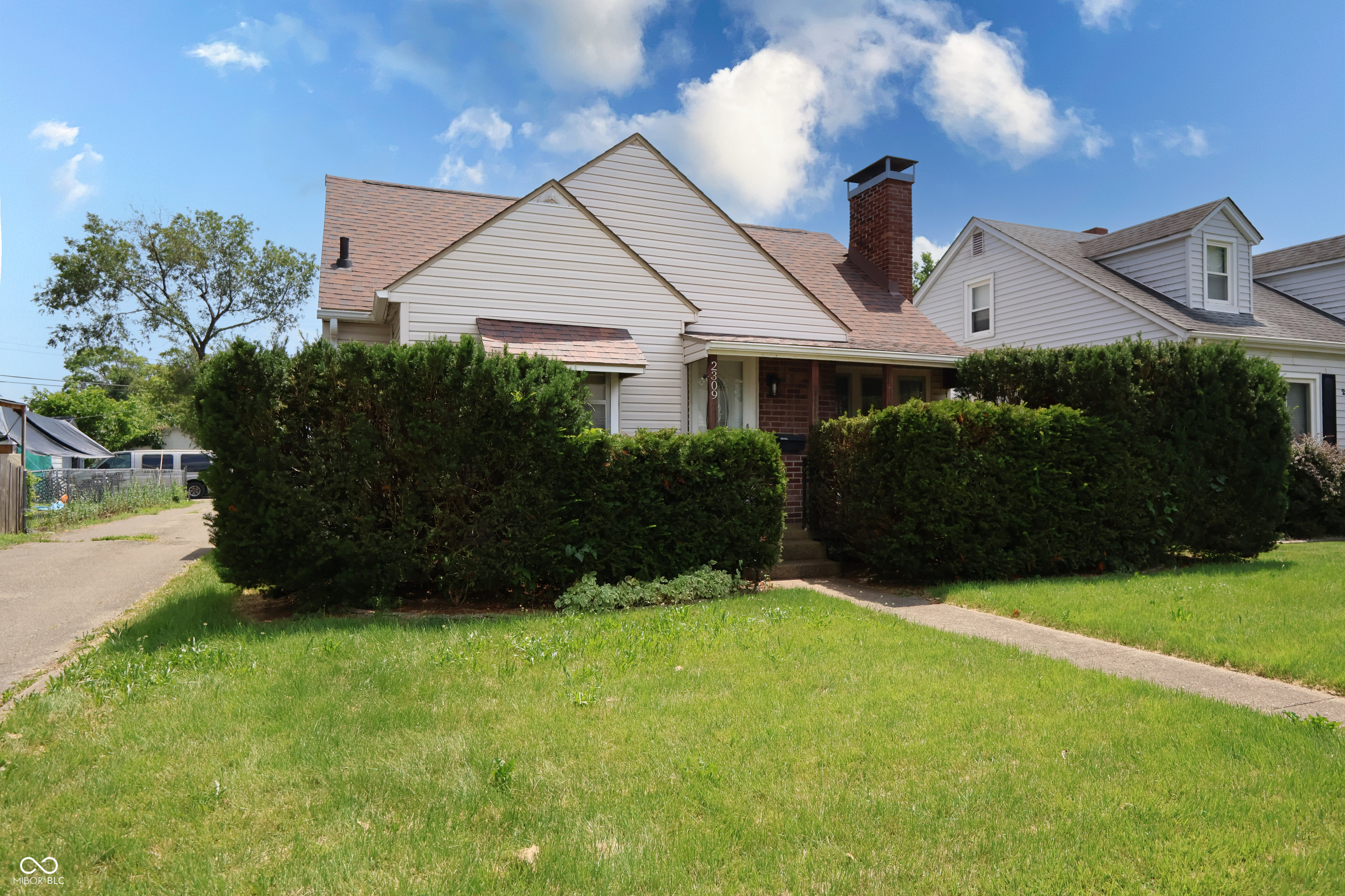 Property Photo: 2309 Maple Street IN 47201