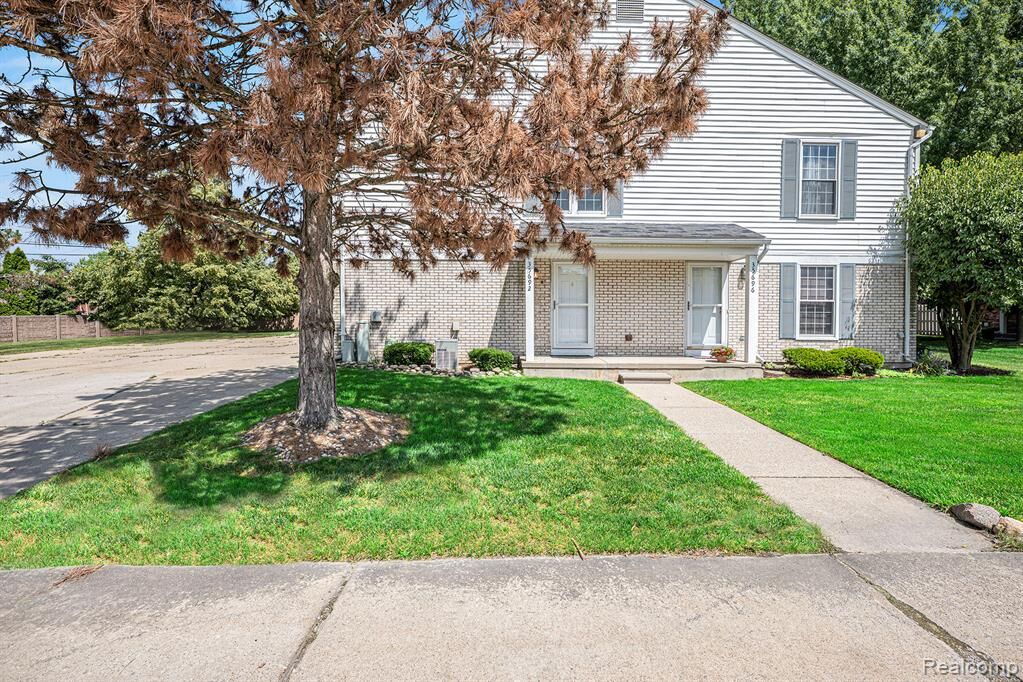 Property Photo:  35692 Stillmeadow Lane  MI 48035 3255 