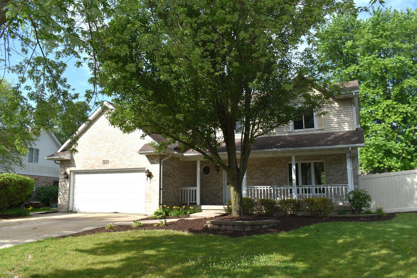 Property Photo: 1109 Kerry Lane IL 60431