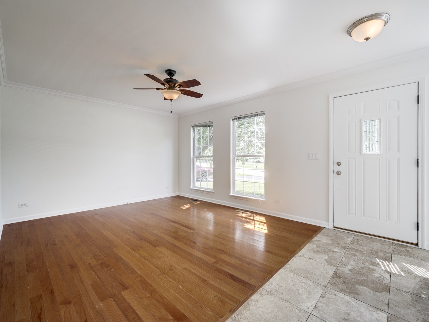 Property Photo: 704 Searl Street IL 60545