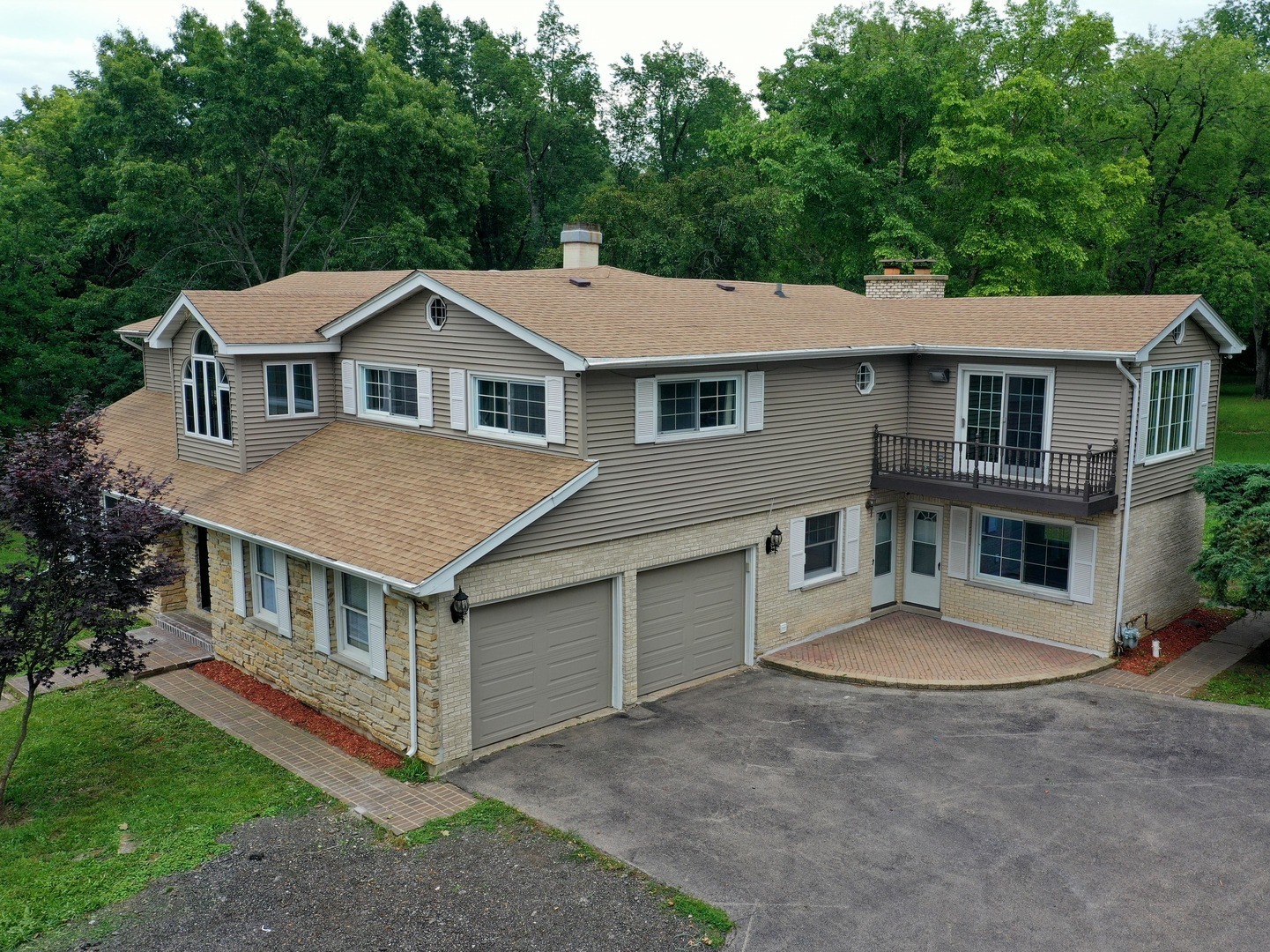 Property Photo: 349 Spring Creek Road IL 60010