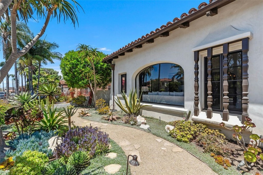Property Photo: 282 Argonne Avenue CA 90803