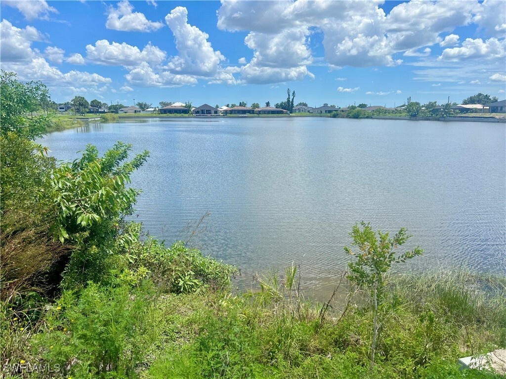 Property Photo: 1516 NE 13th Street FL 33909