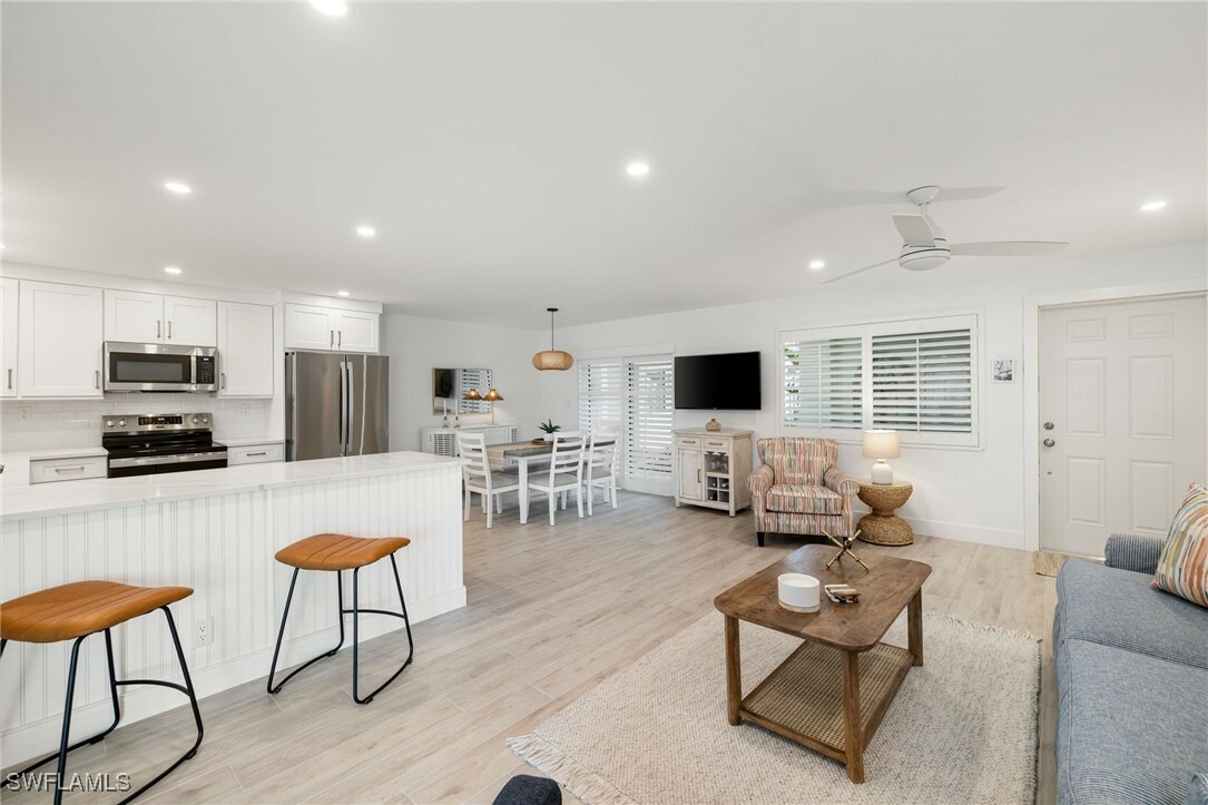 Property Photo:  1950 Gulf Shore Boulevard N 114  FL 34102 