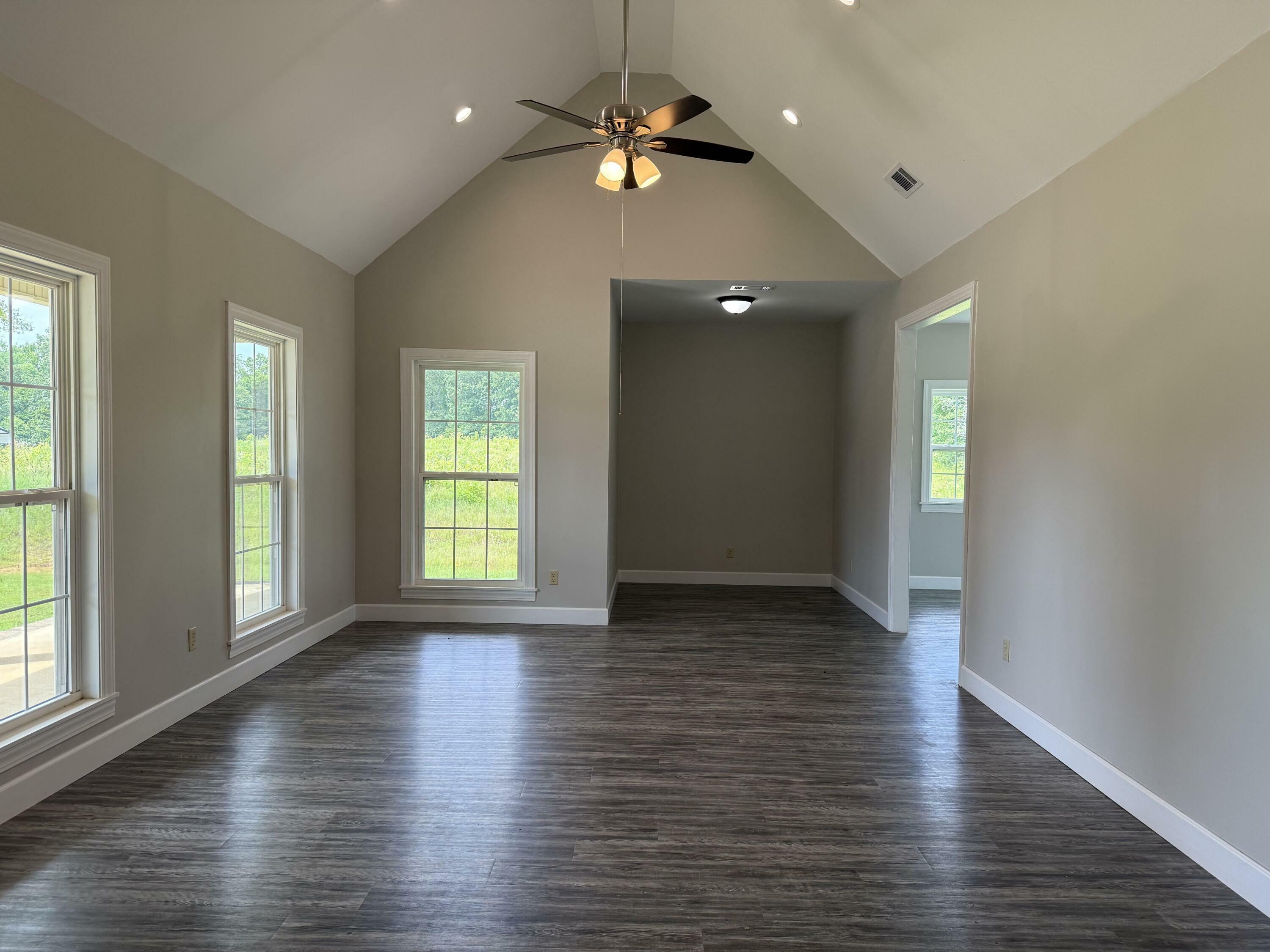 Property Photo: 1002 Robins Lane MS 38826