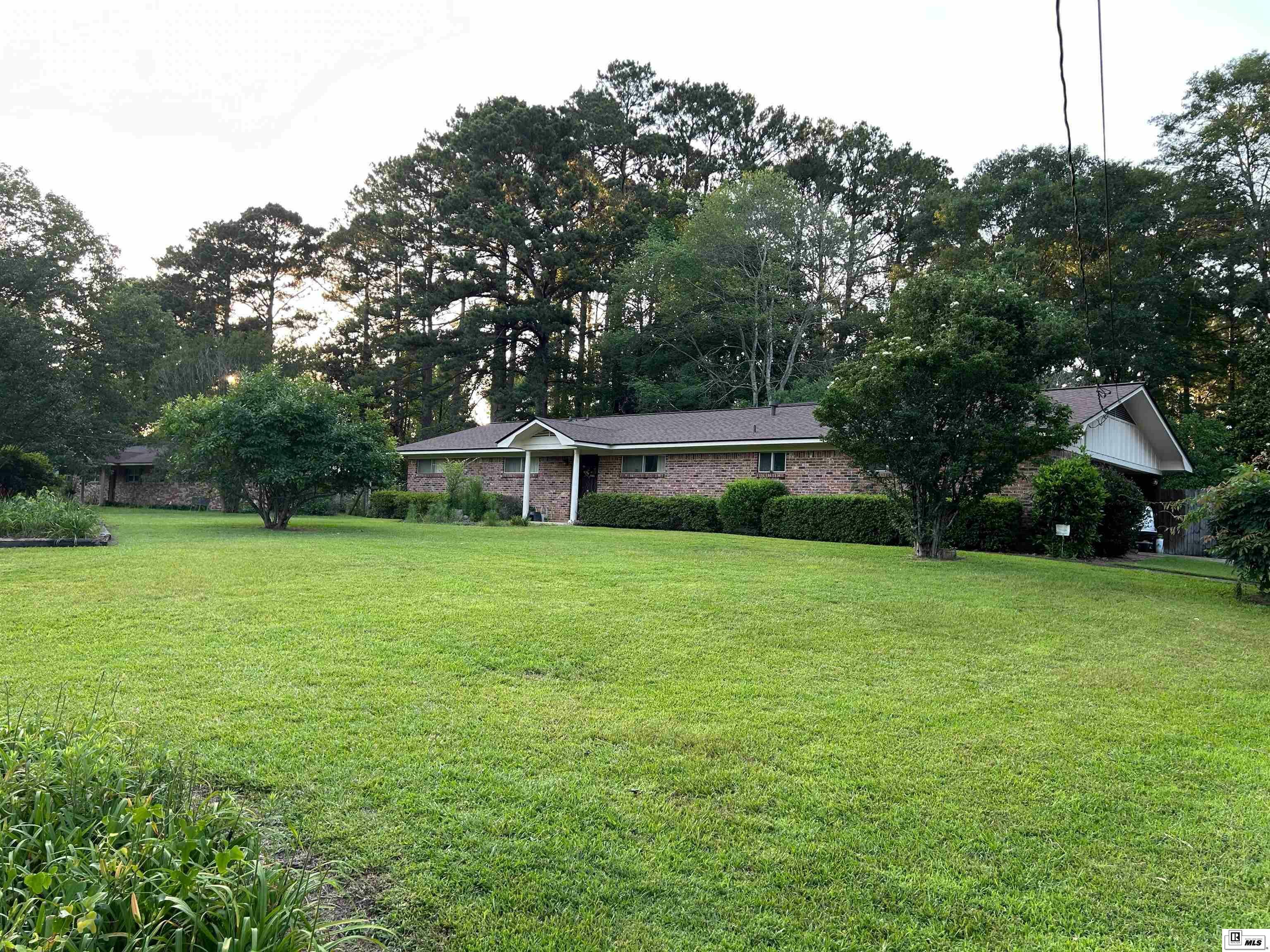 Property Photo: 404 W Tennessee Avenue LA 71270