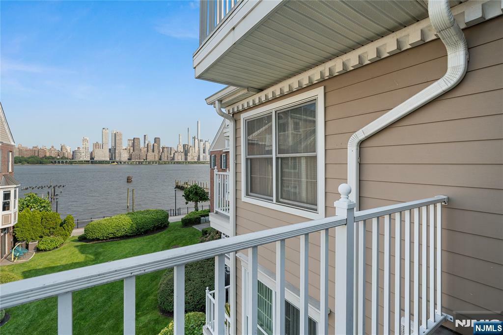 Property Photo:  449 Albany Court  NJ 07093 
