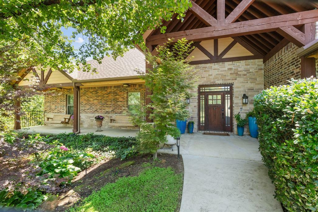 Property Photo: 1402 Lakeview Boulevard TX 76208