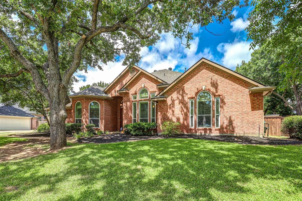Property Photo: 5508 Coventry Court TX 76034