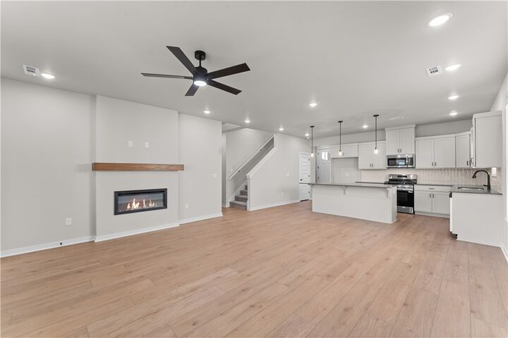 Property Photo:  6001 SW Desert Avenue  AR 72713 