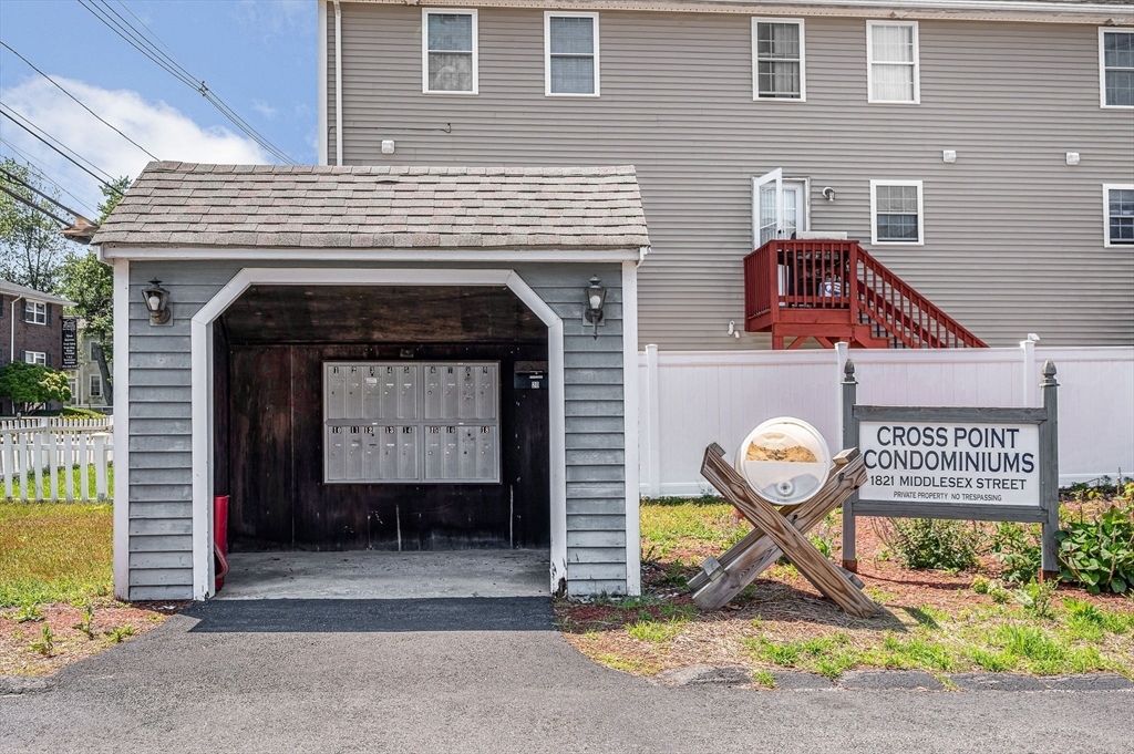 Property Photo:  1821 Middlesex St 3  MA 01851 