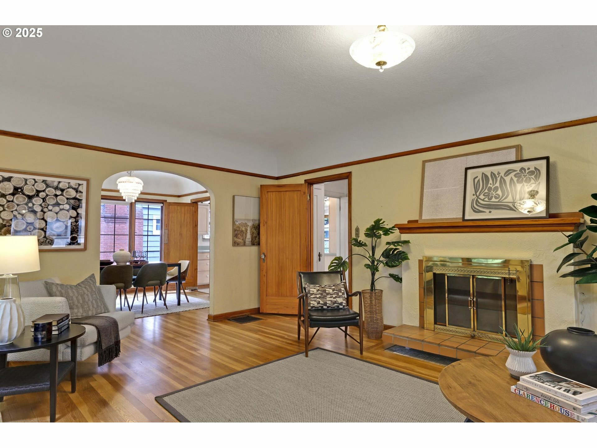 Property Photo: 546 NE Mirimar Pl OR 97232