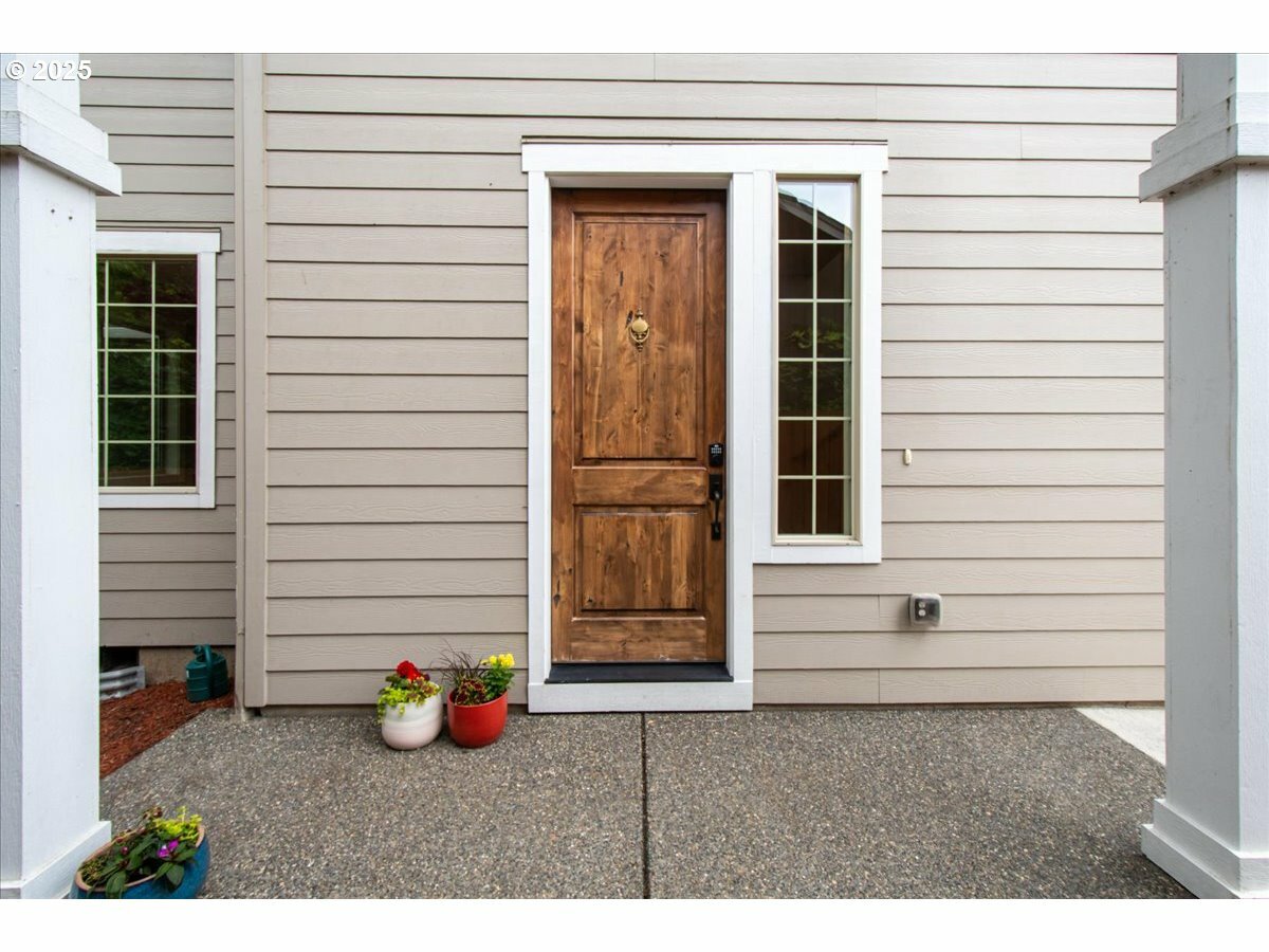 Property Photo:  4107 NE 109th Cir  WA 98686 