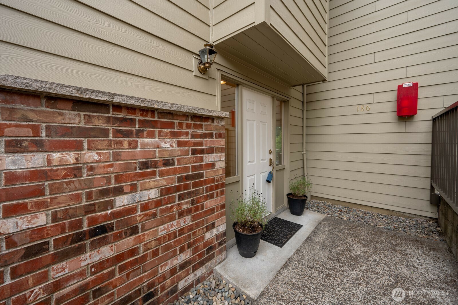 Property Photo: 220 SW 200th Street 186 WA 98166