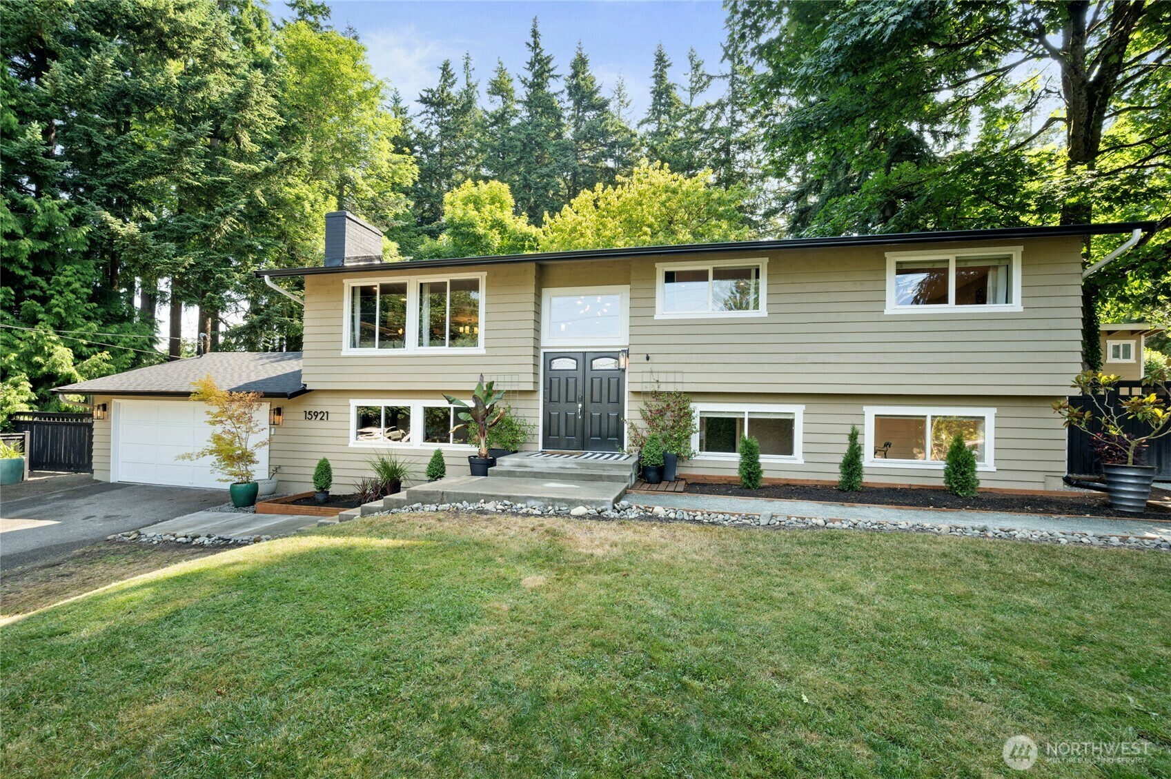 Property Photo: 15921 68th Avenue W WA 98026