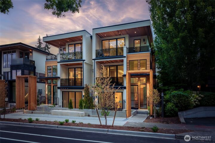 Property Photo:  1844  Market Street 1  WA 98033 