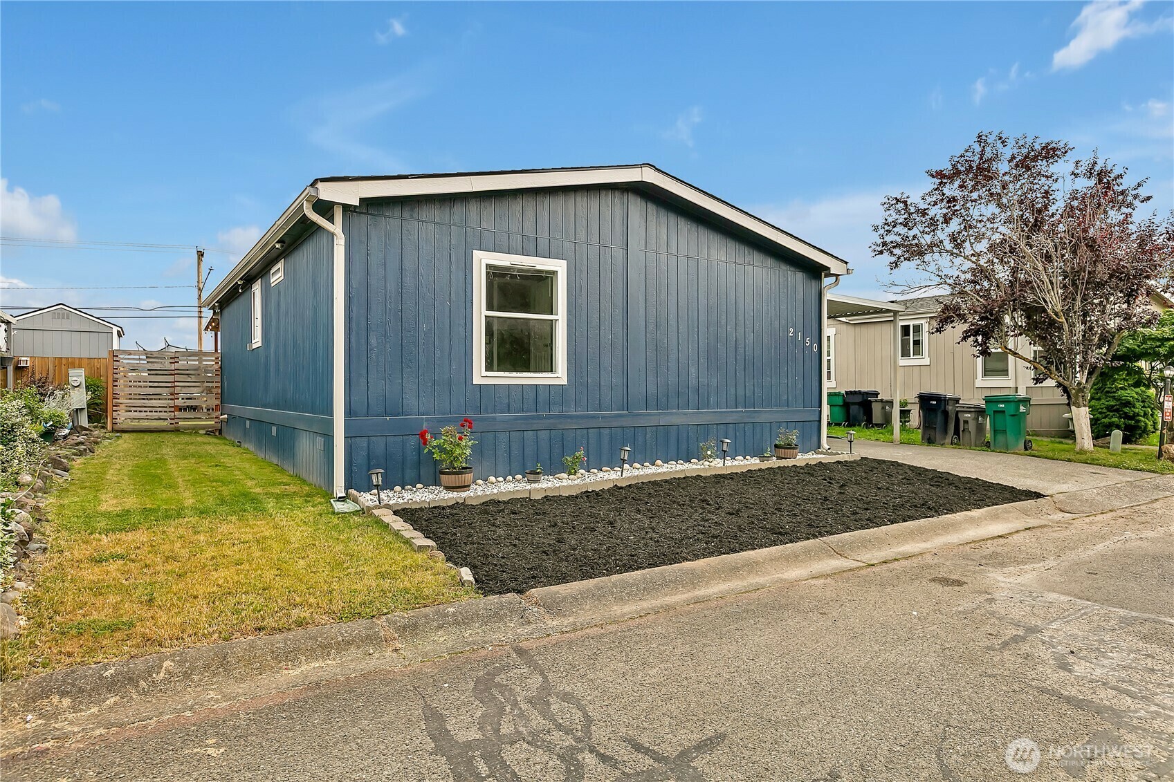 Property Photo: 2150 Oak Avenue WA 98022
