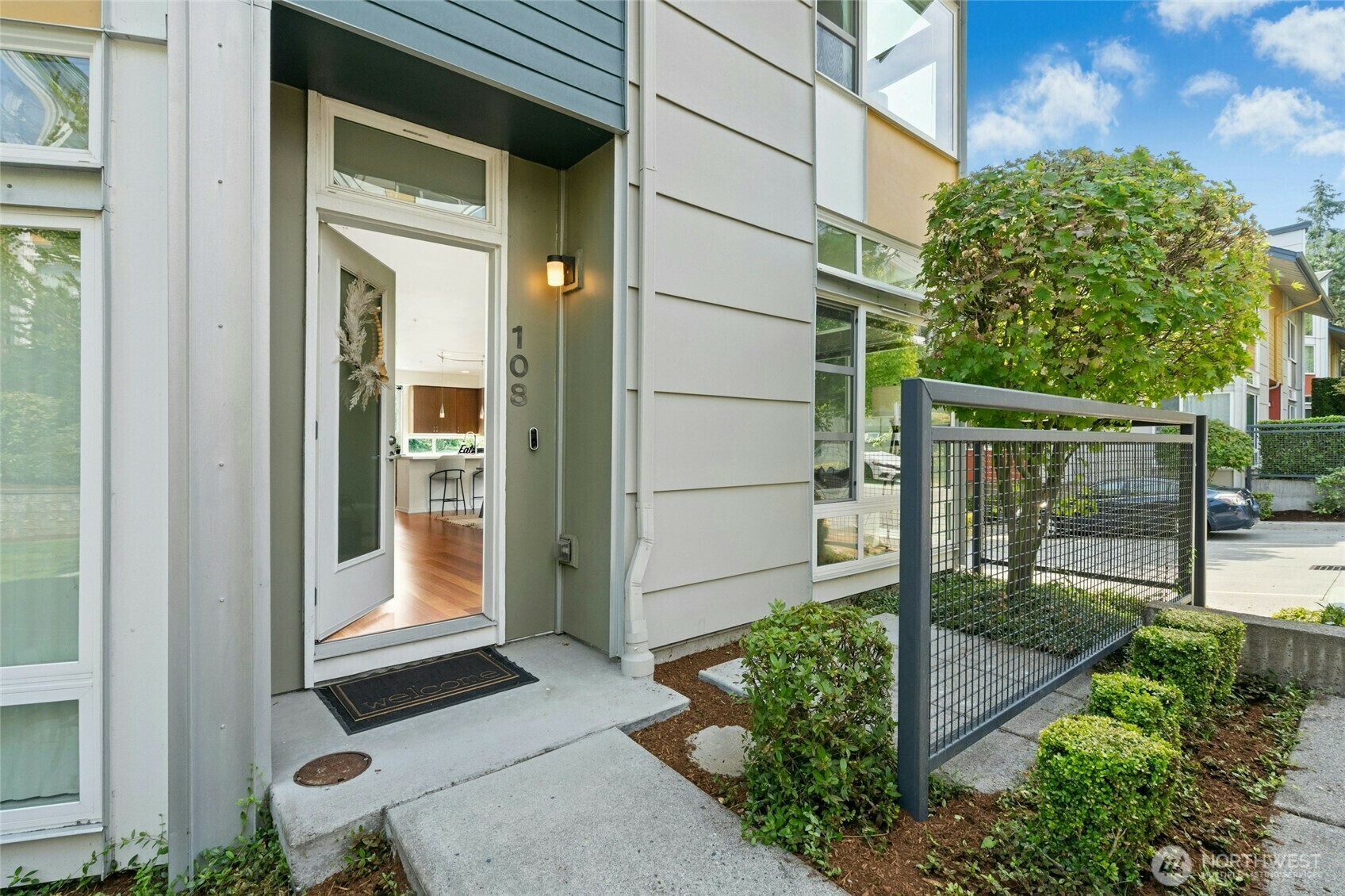 Property Photo: 15200 NE 81st Way 108 WA 98052