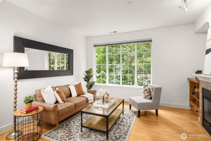 Property Photo: 18223 NE 95th Way 102 WA 98052