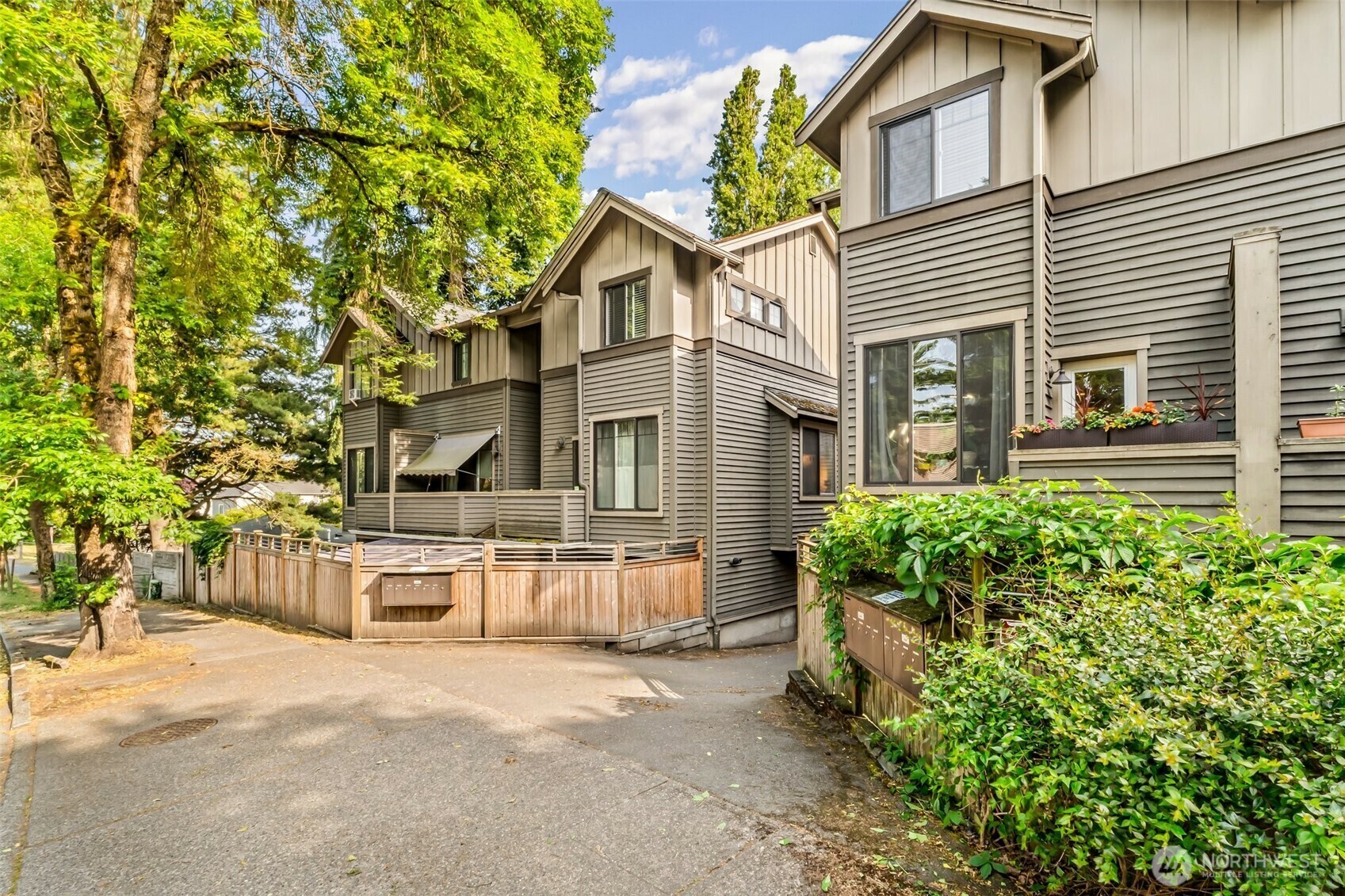 1019 NE 125th Street C  Seattle WA 98125 photo