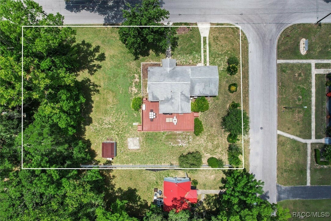 Property Photo:  218 N Osceola Avenue  FL 34450 