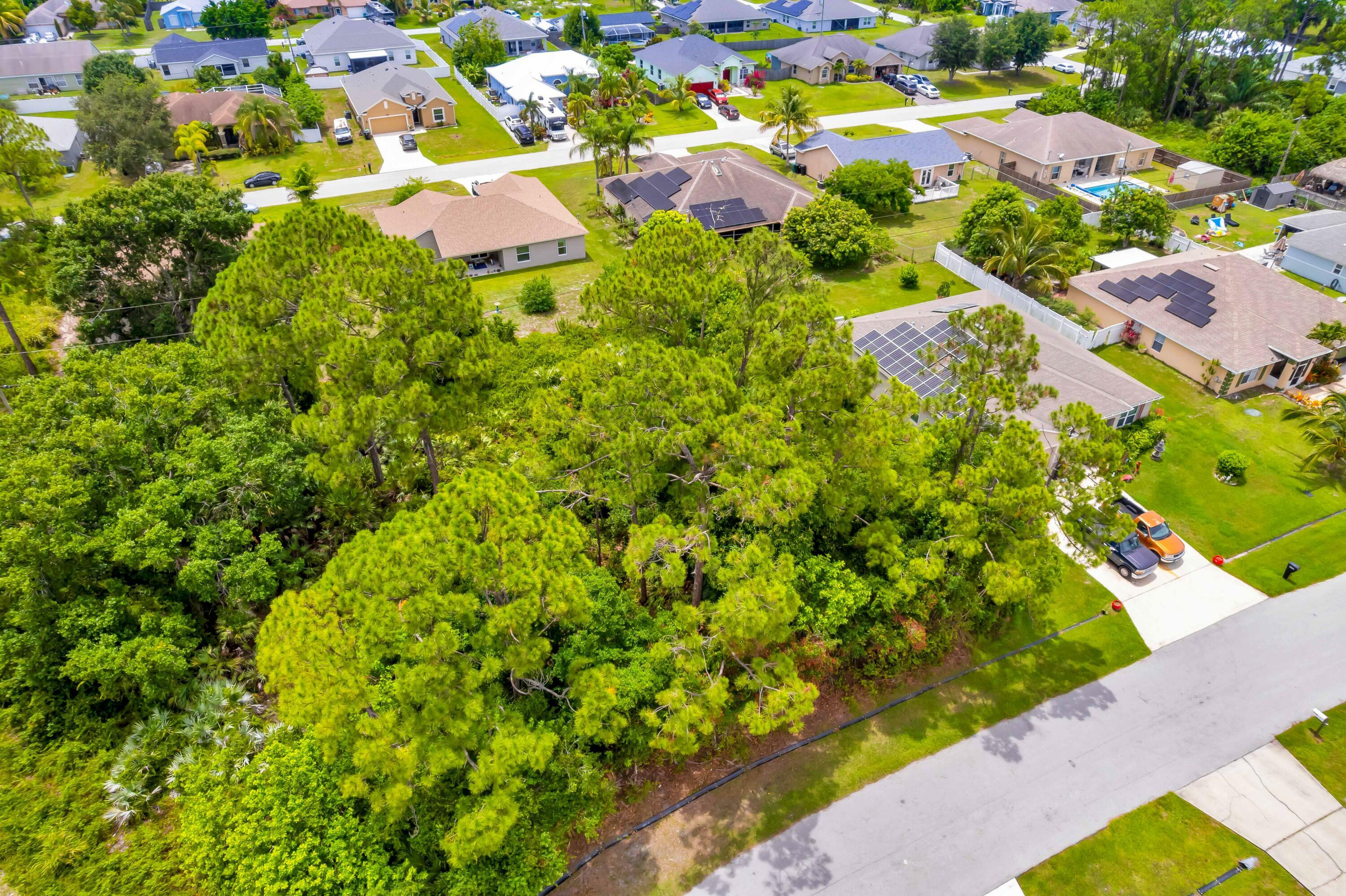 Property Photo: 4174 SW Batavia Street FL 34953