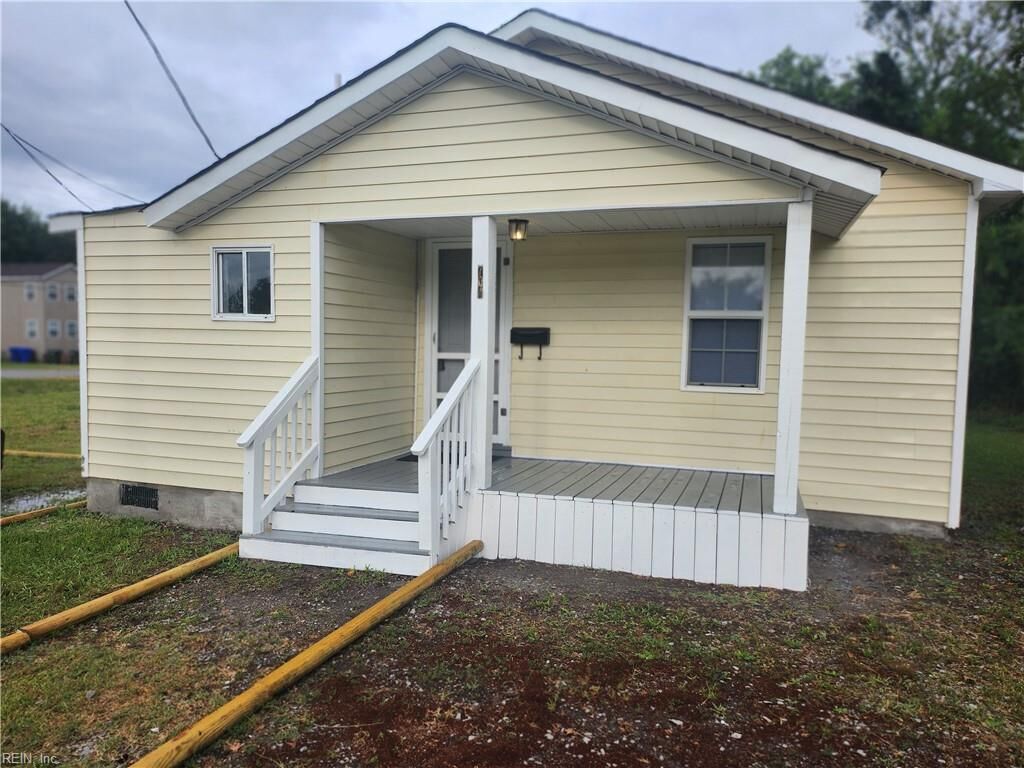 Property Photo: 704 Factory St VA 23434