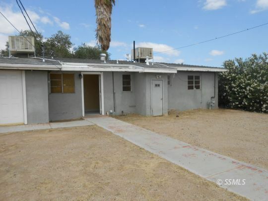 Property Photo: 218 N Sanders St CA 93555