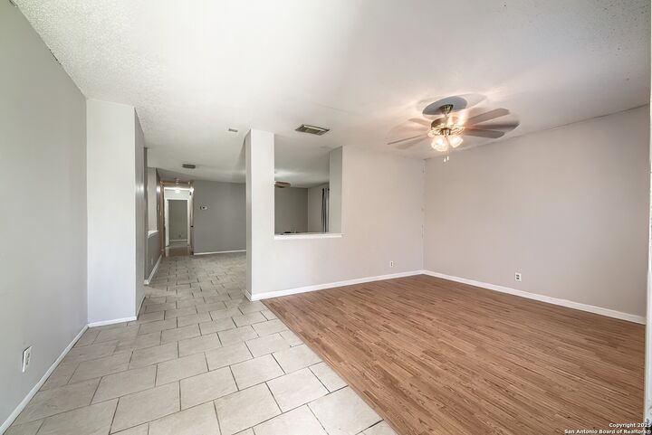 Property Photo: 6827 Misty Field TX 78109