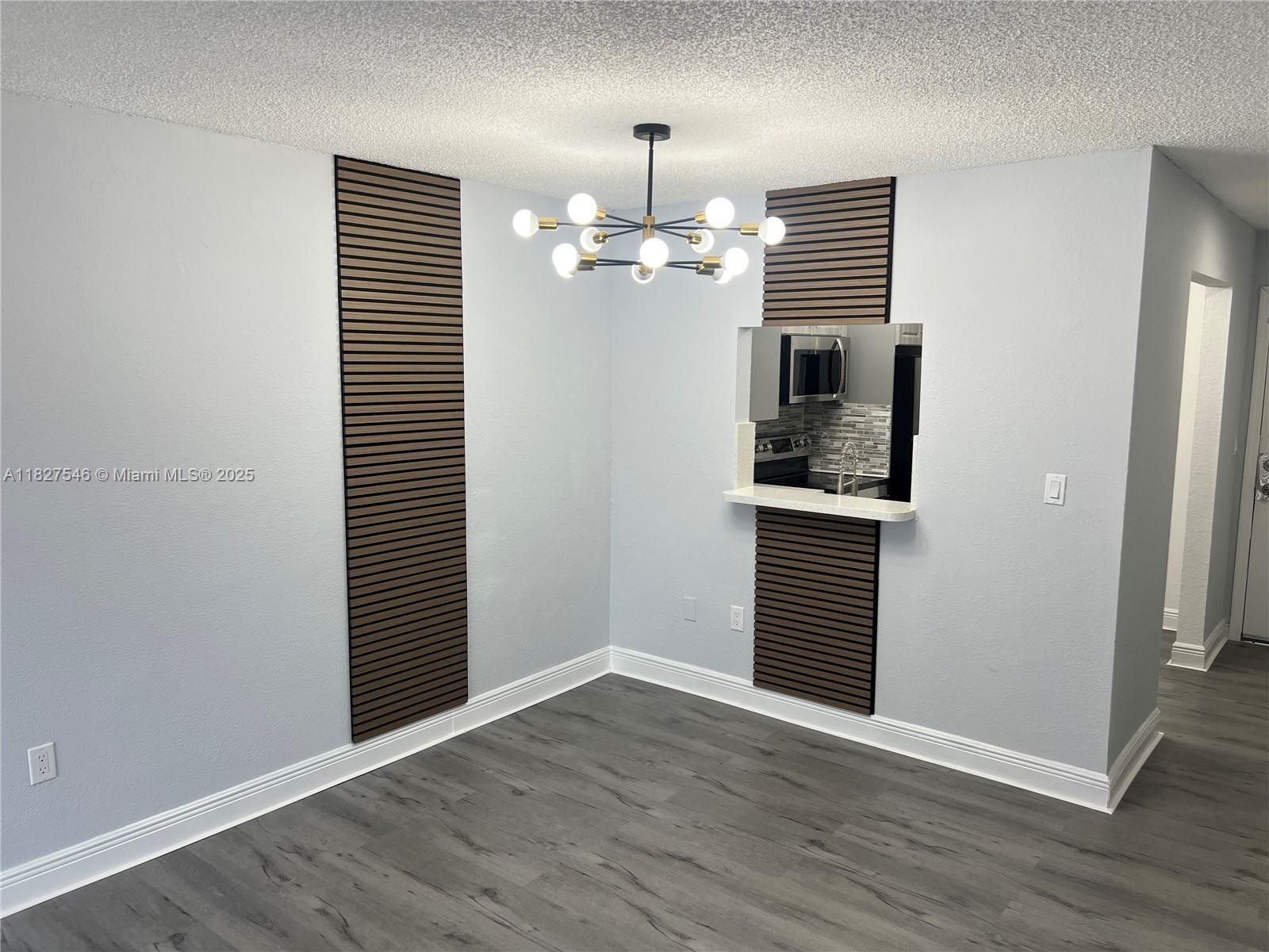 Property Photo: 365 NE 125th St 302 FL 33161