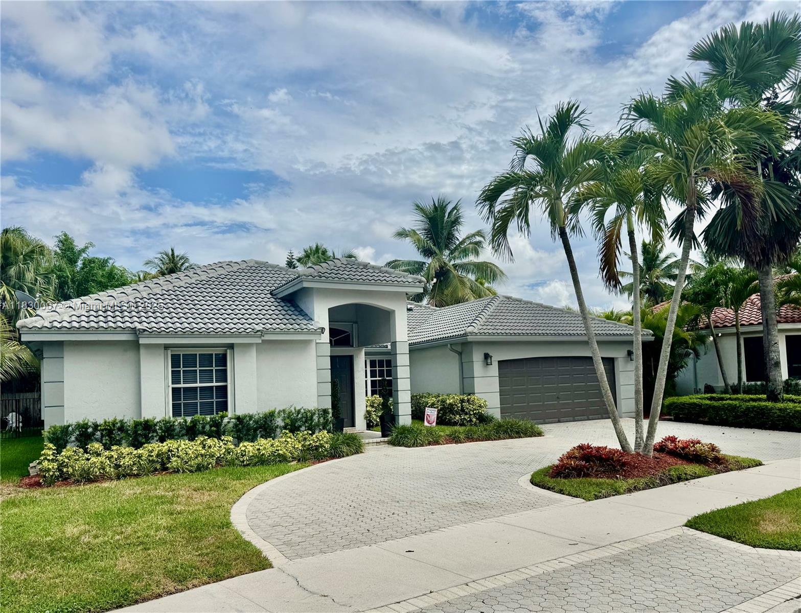 Property Photo: 2587 Jardin Ct 0 FL 33327