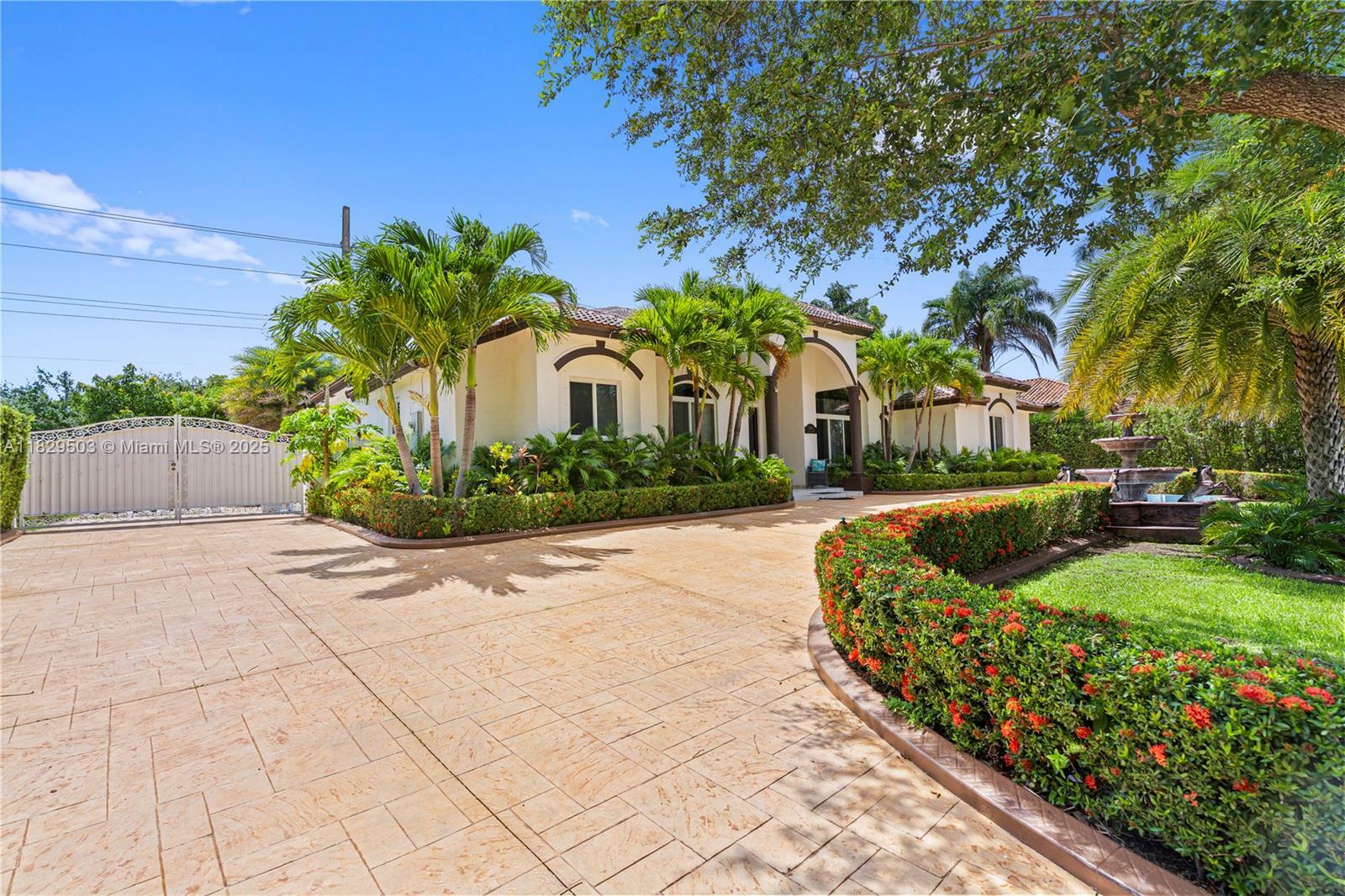 Property Photo: 16601 SW 87th Ct 16601 FL 33157