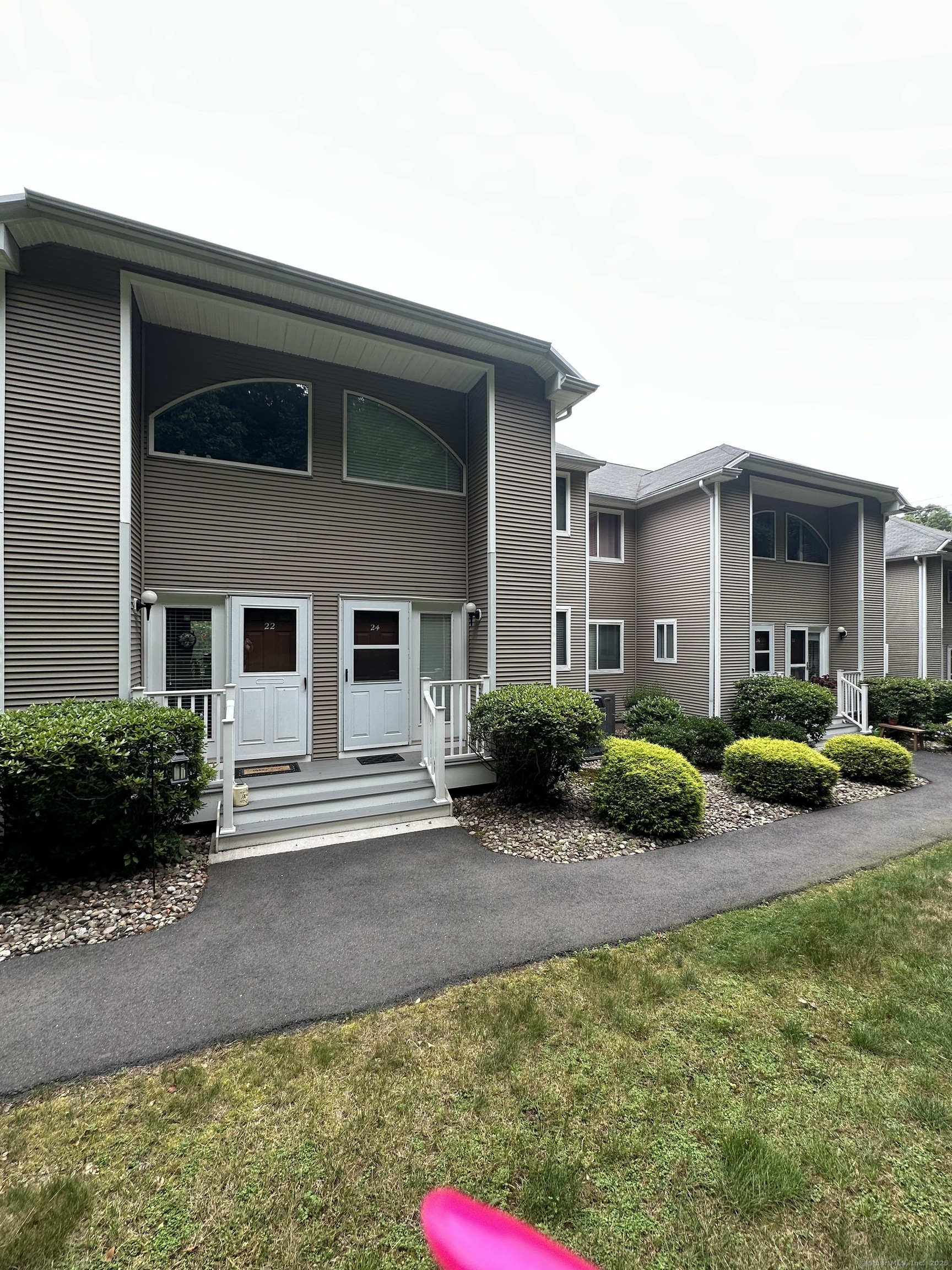Property Photo:  80 Country Lane Apt 24  CT 06066 