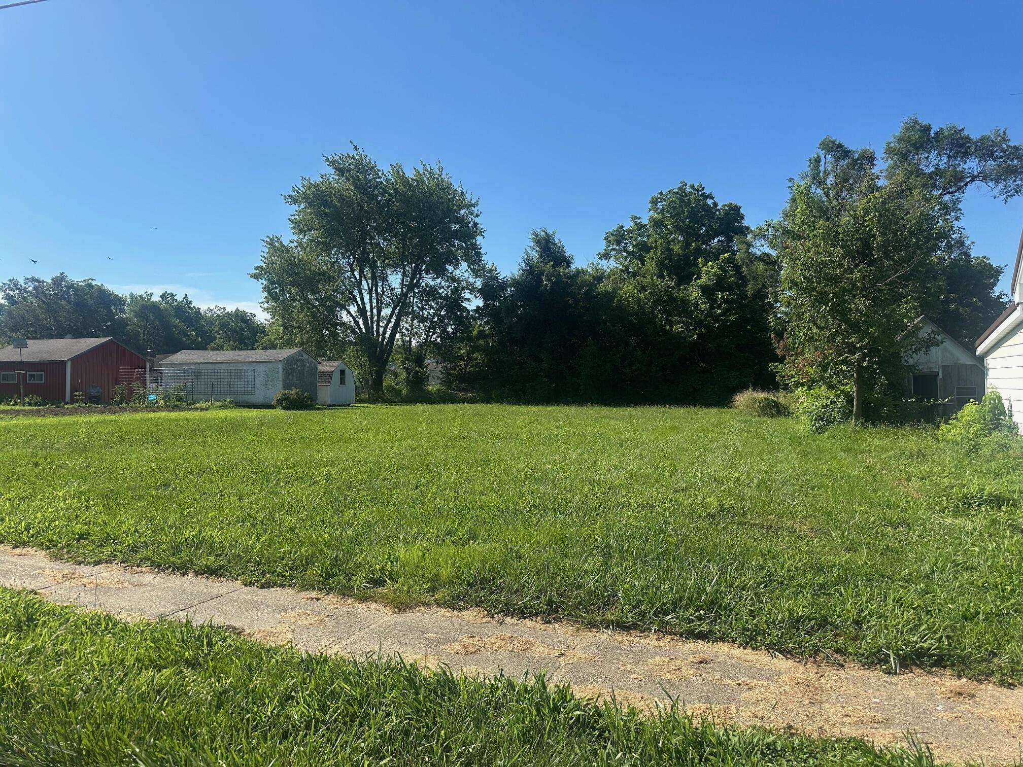 Property Photo: 306 E Front Street MO 65711