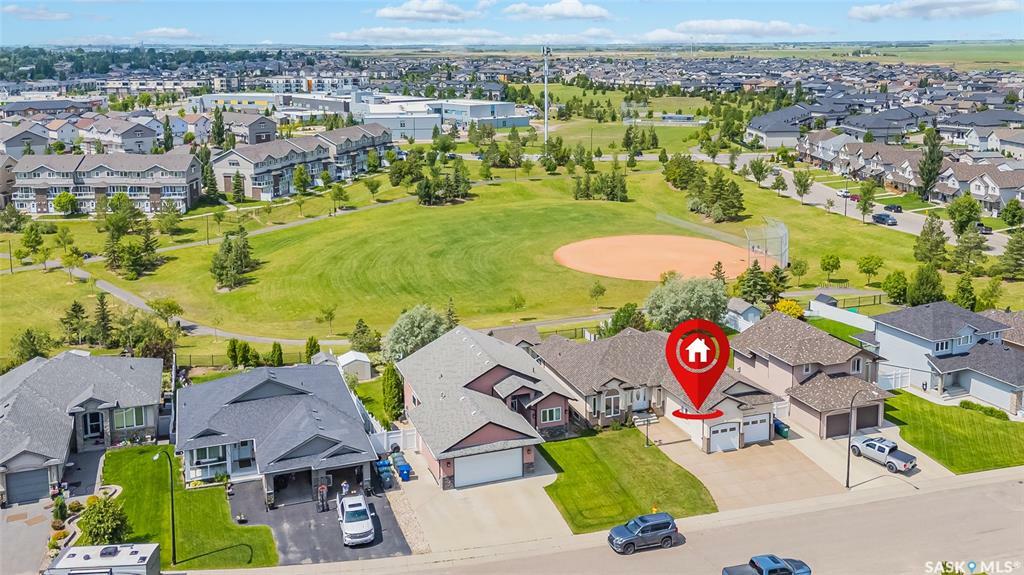 Property Photo:  122 Allwood Crescent  SK S7R 0A3 