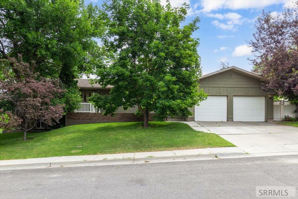 Property Photo: 239 Apache ID 83440