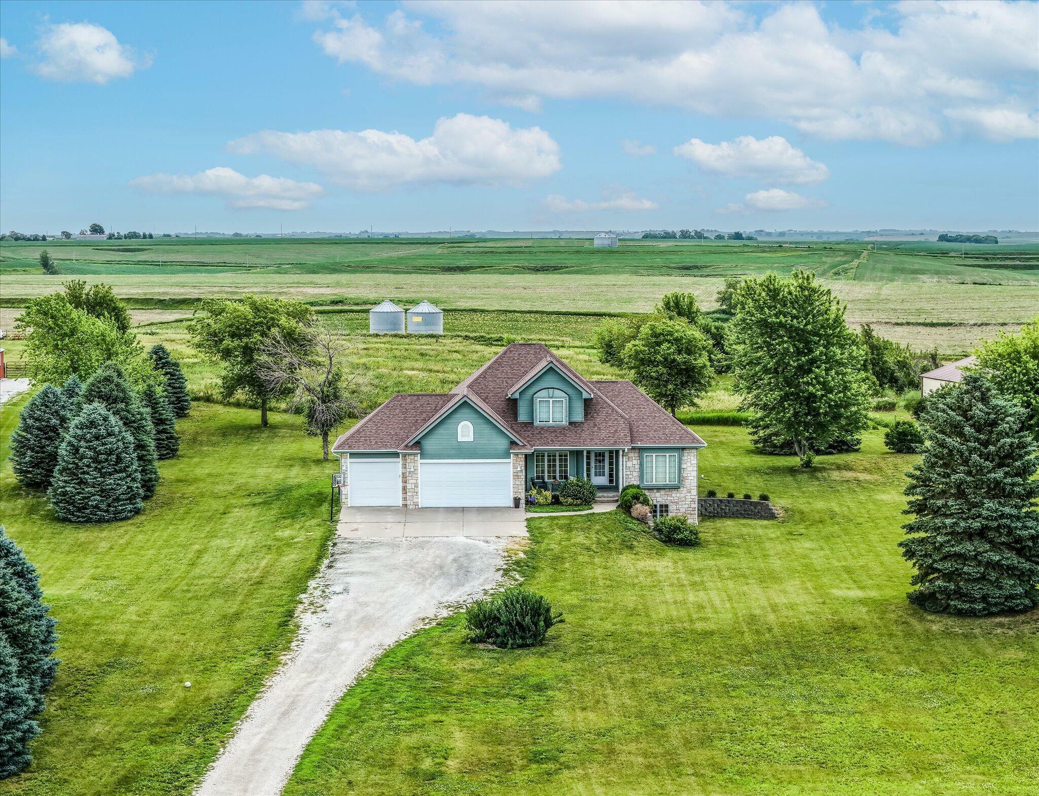 Property Photo: 2904 Preston Place IA 51546
