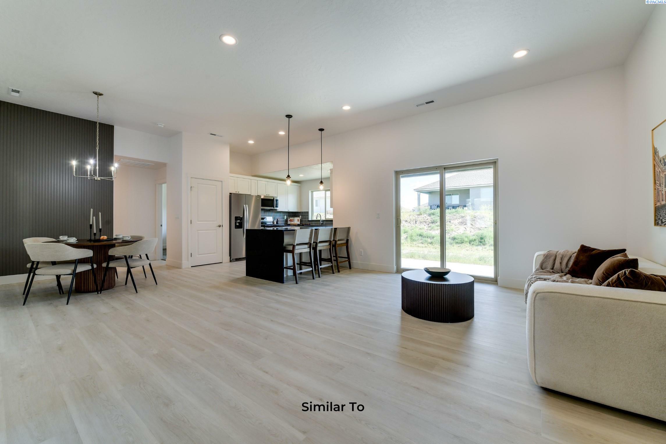 Property Photo:  2888 S Roosevelt St  WA 99338 