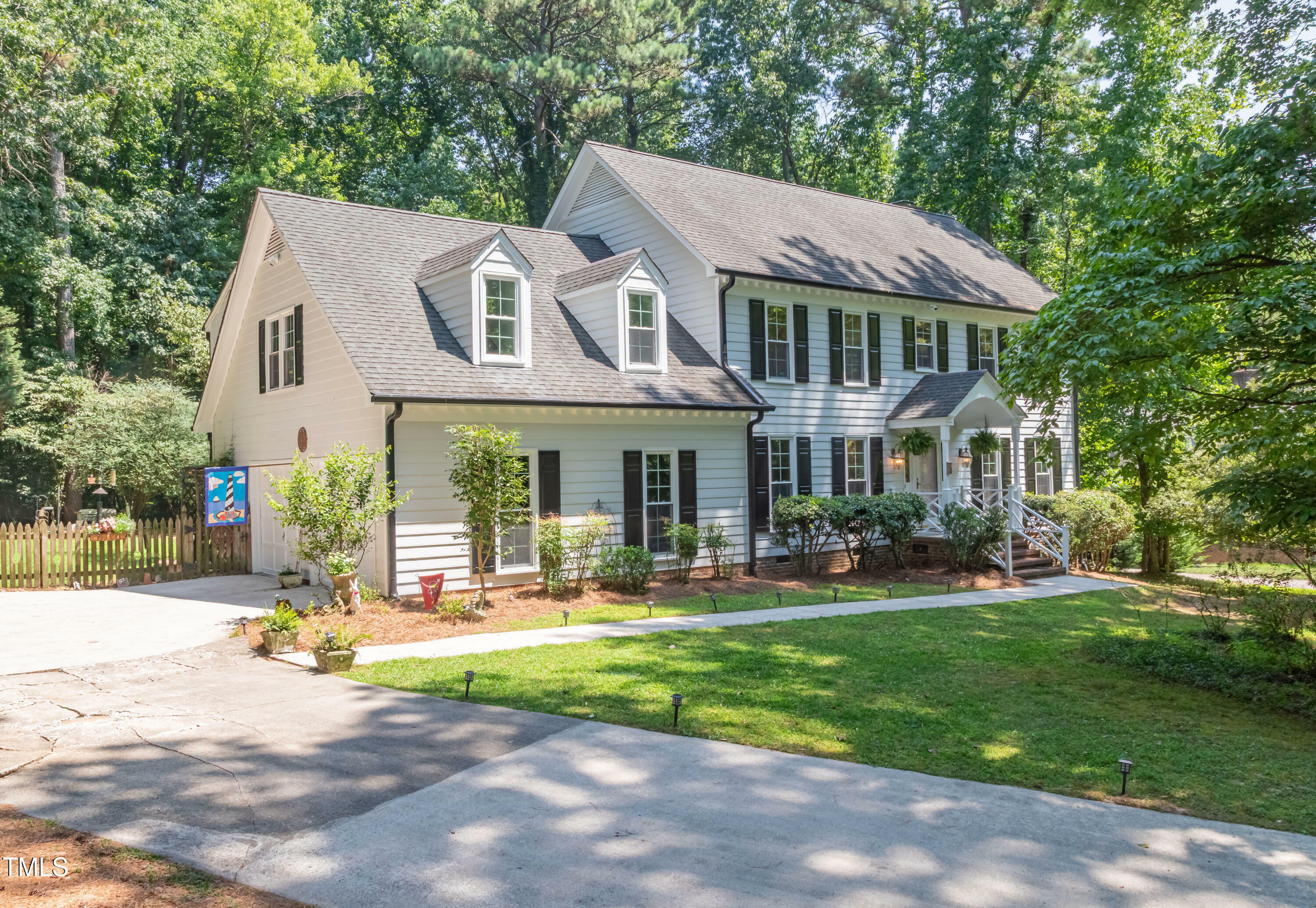 Property Photo:  10625 Soma Court  NC 27613 