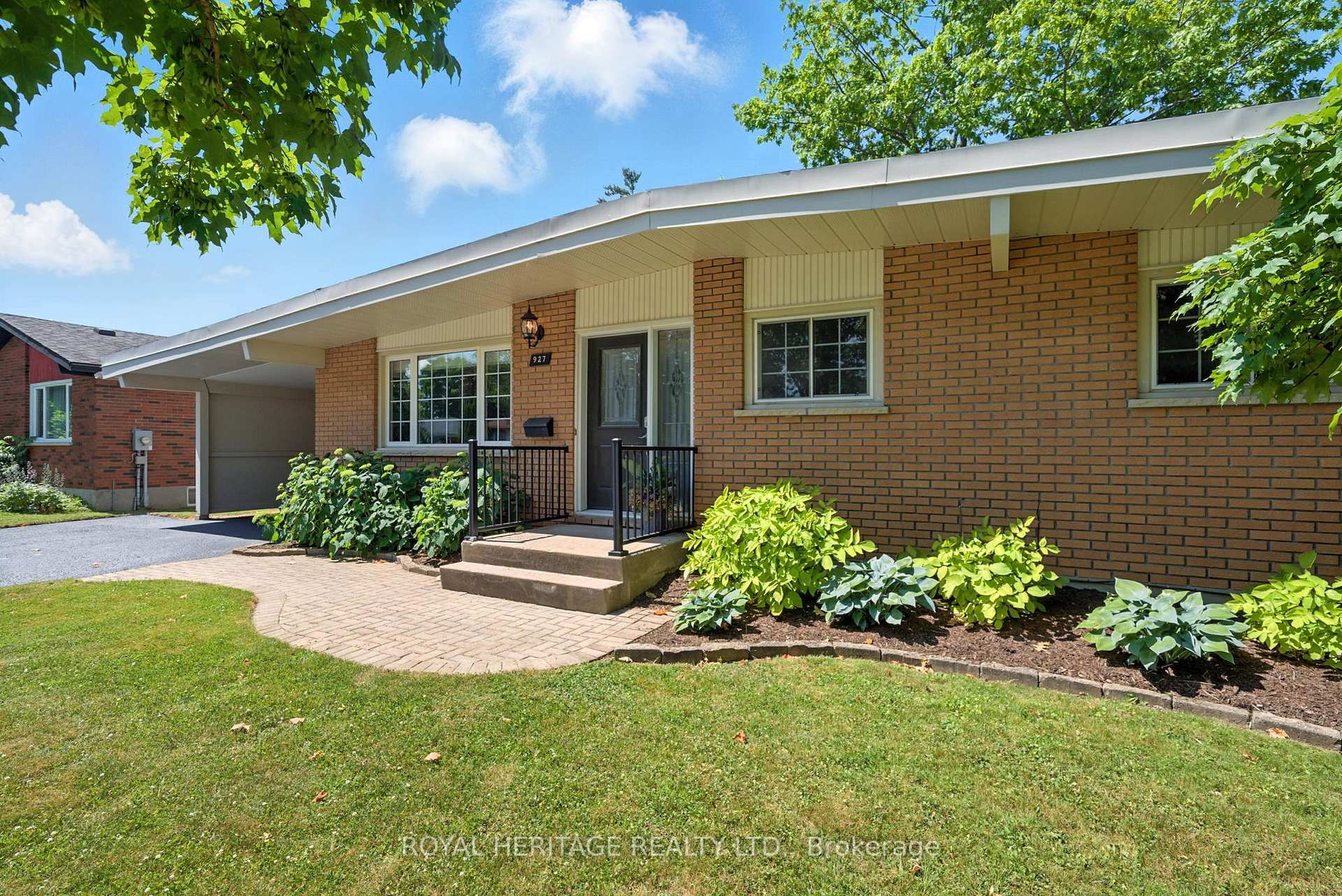 Property Photo: 927 Northminster Avenue ON K9H 6H7