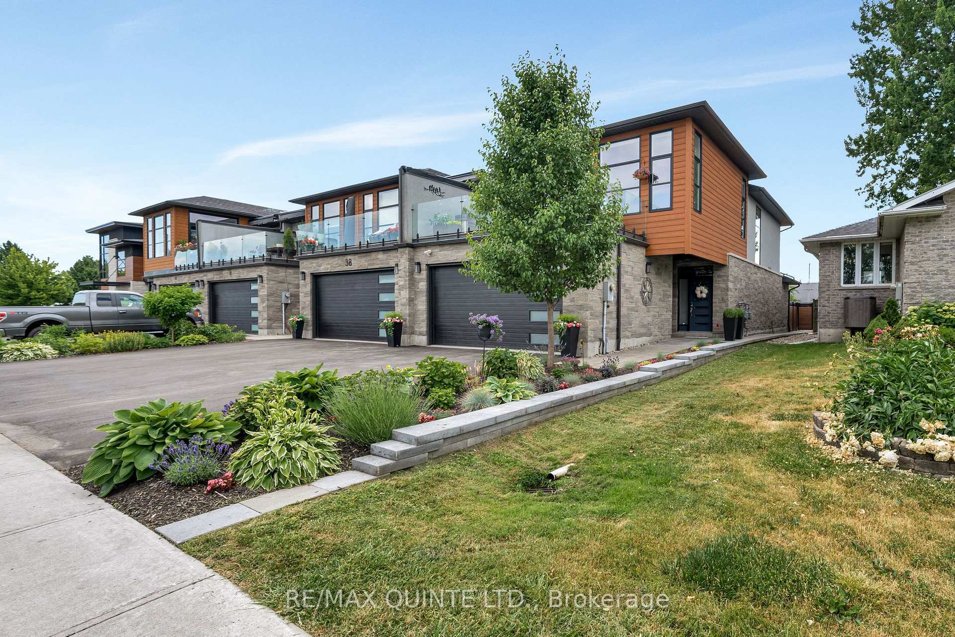 Property Photo: 40 John Street S ON K8N 3E3