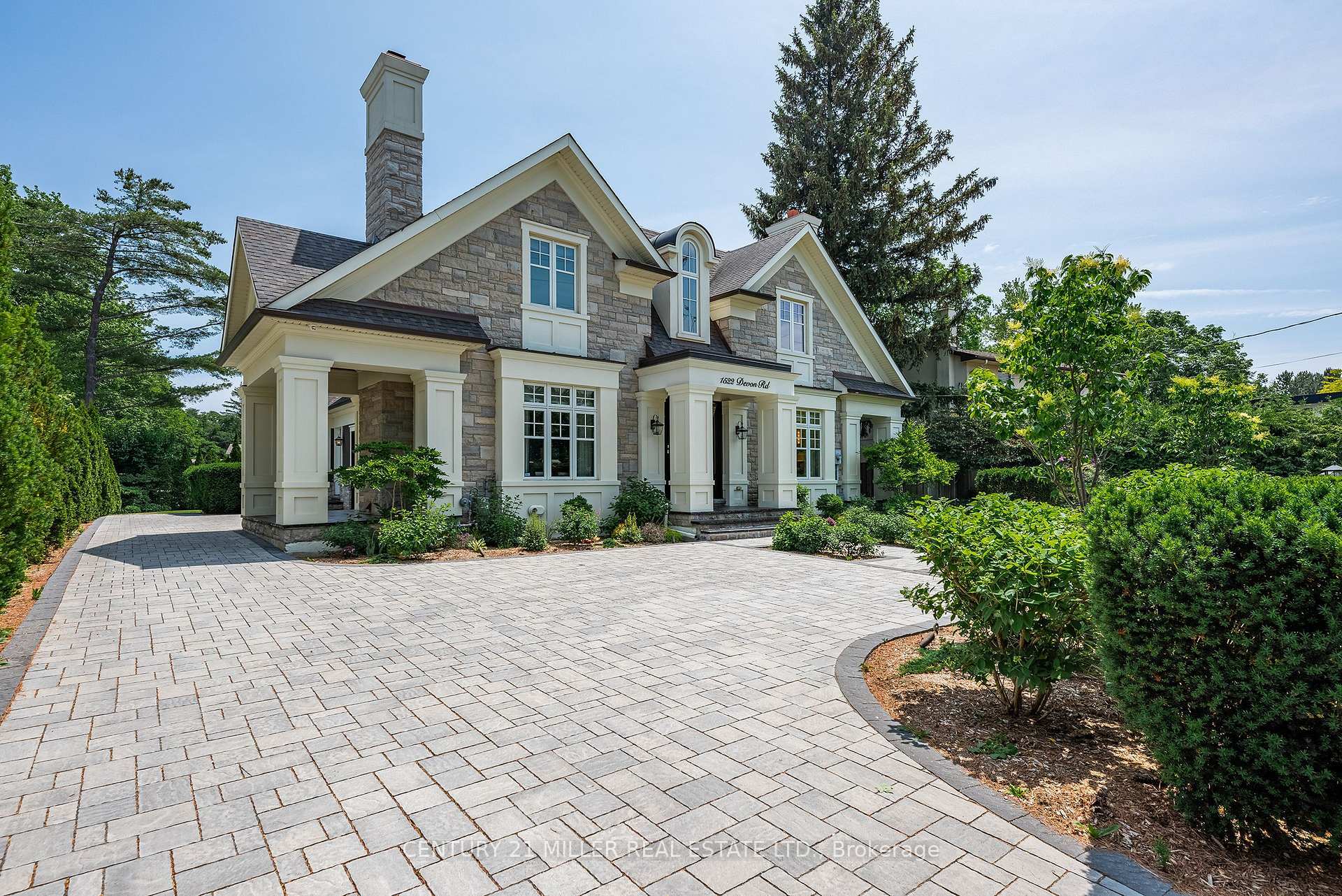 Photo de la propriété:  1522 Devon Road  ON L6J 2M5 