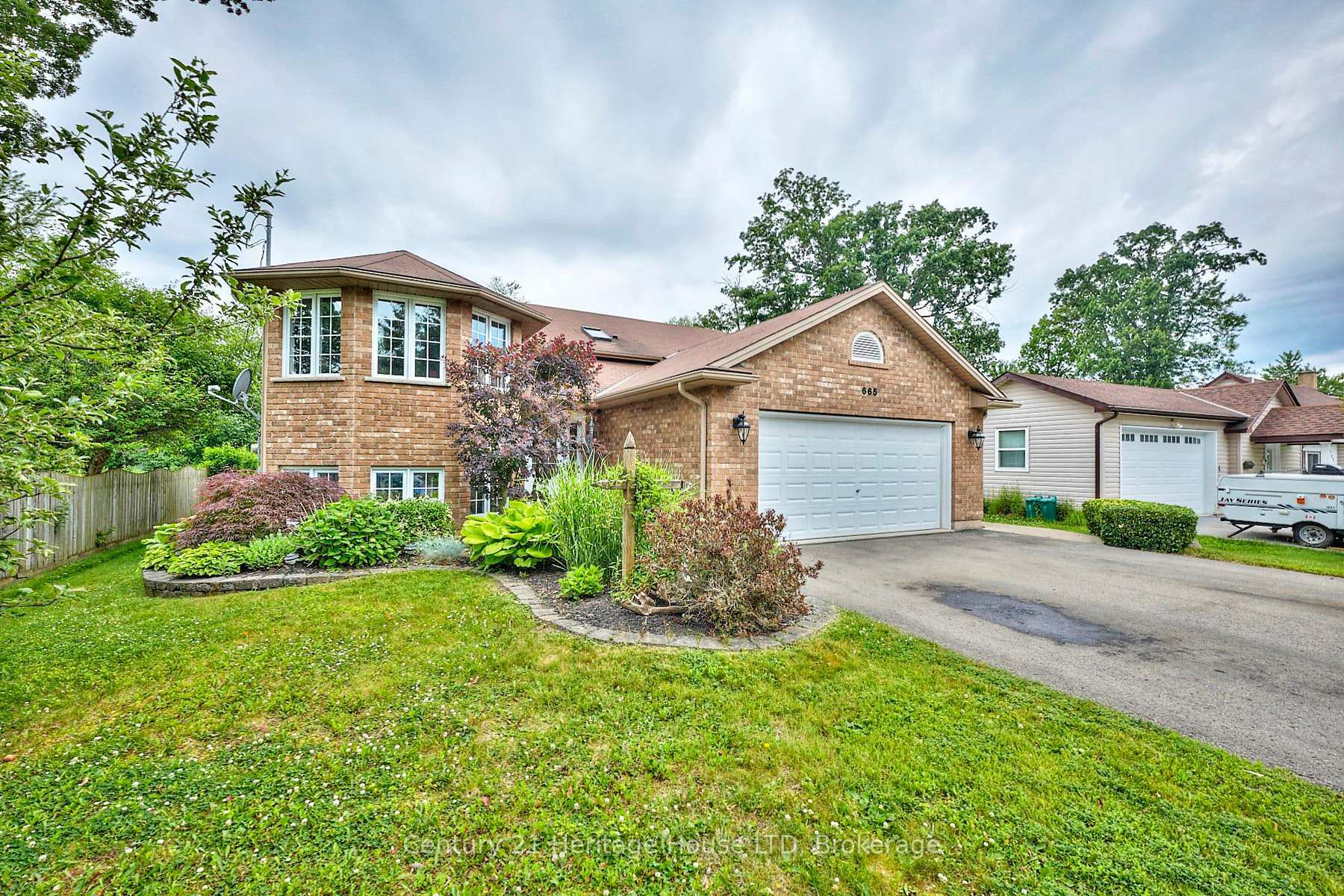 Property Photo:  665 Grandview Road  ON L2A 4V4 