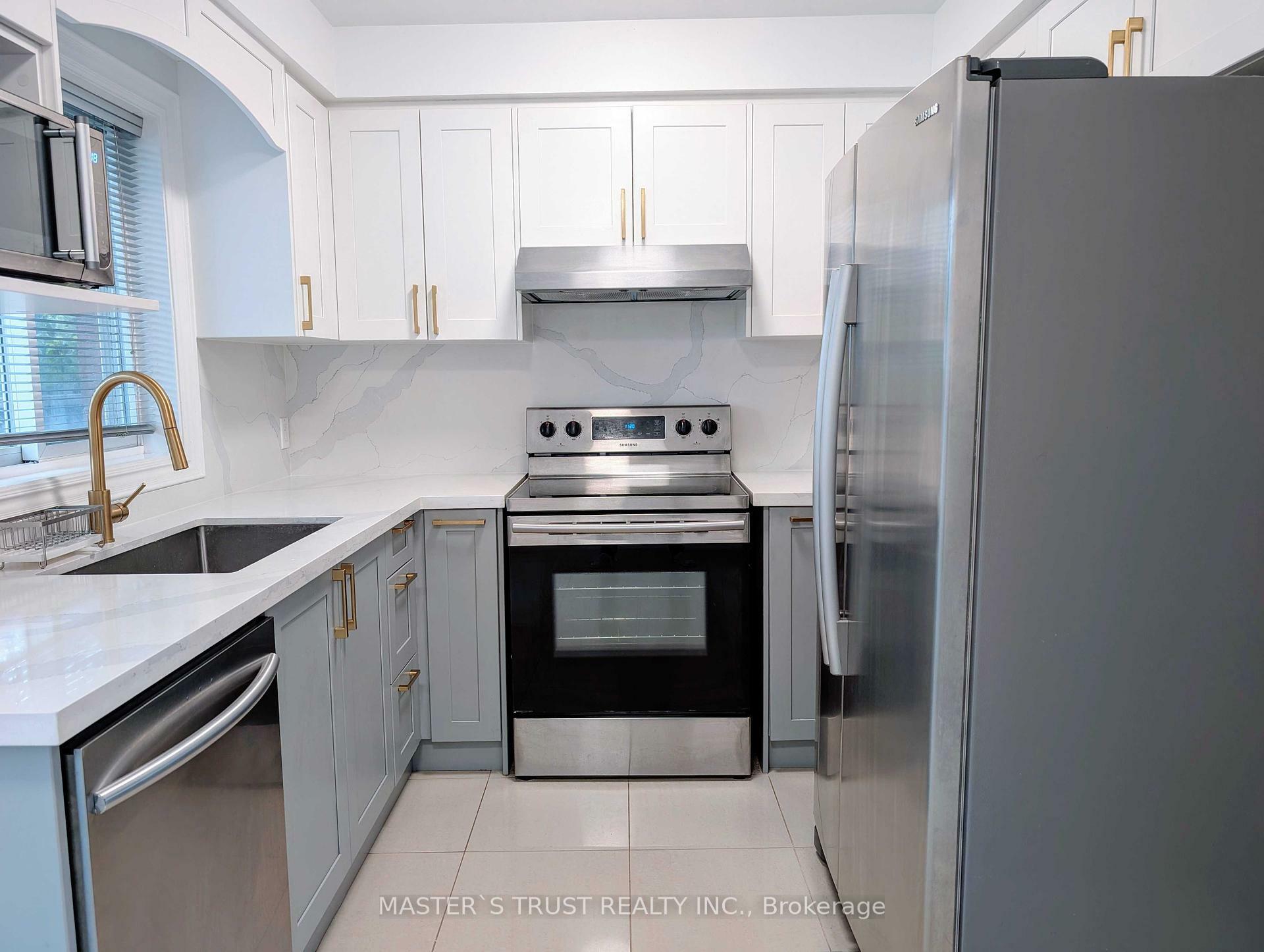 Property Photo: 23 Bethune Way ON L3S 4A5